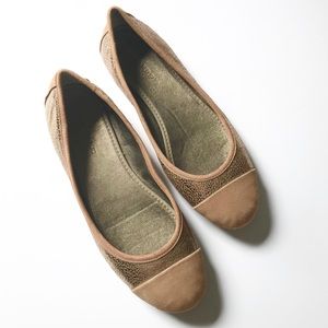 Banana Republic Leather Ballet Flats